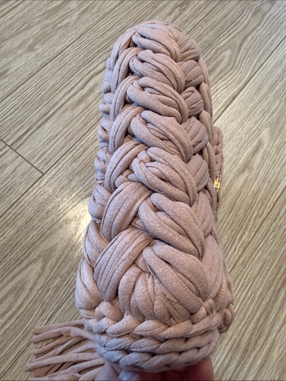 Choel Mini Woven Crossbody Bag in Dusty Rose with Gold Turn-Lock - Picture 4 of 8